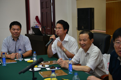 先锋谢总发表讲话